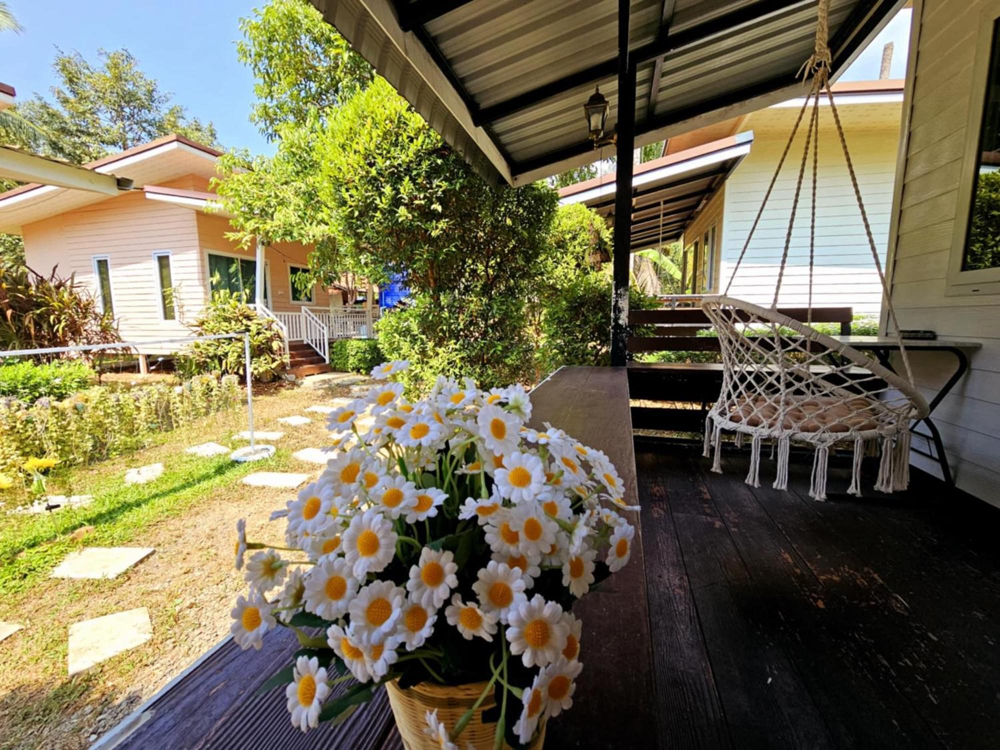 Baan Suan Khun Ta บ้านพักสวนคุณตา Koh Chang Exterior foto